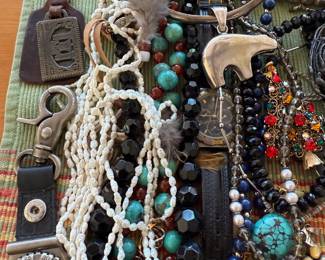 We found jewelry! Yeah!!!!