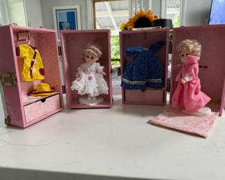 "GINNY" Dolls and case and with clothes