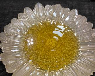 Sunflower serving dish ! Gorg