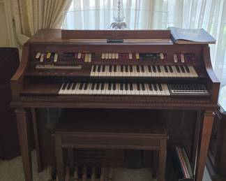 VINTAGE THOMAS ORGAN