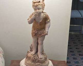 VINTAGE SIGNED FIGURAL LAMP. TUSCAN STYLE VITRINE TABLE