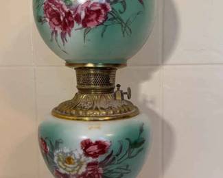  010 Antique Victorian Gone With The Wind Oil Lamp