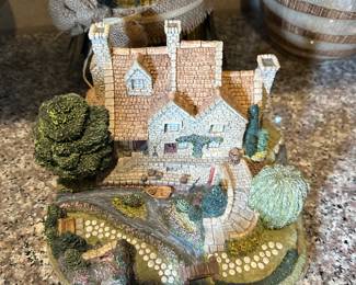 David Winter "Willow Gardens" cottage