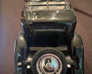 Franklin Mint 1:24 scale diecast model of the 1930 Bugatti Royale Coupe Napoleon