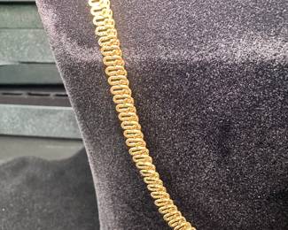 Gold necklace (close-up)