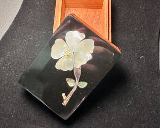 Vintage wooden keepsake box