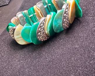 Cute, stretchy bracelet