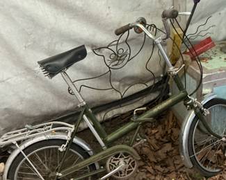 Vintage foldable Raleigh bike