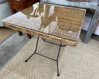 Folding Table (close)