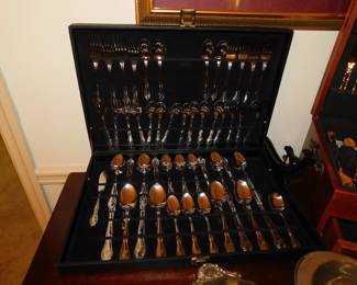 STAINLESS FLATWARE BY ROGERS "KENWOOD" IN ORIGINAL BOX