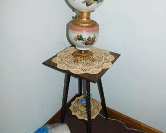 ANTIQUE VICTORIAN STAND WITH GWTW
GLOBE LAMP