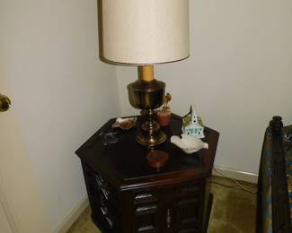 VINTAGE HEX TABLE WITH TABLE LAMP