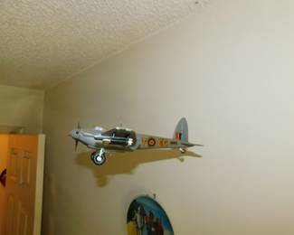 MODEL AIRPLANE