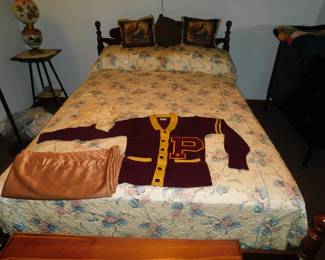 ANTIQUE WALNUT FULL SIZE BED