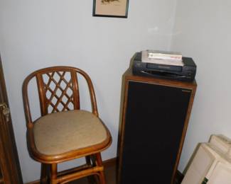RATTAN BAR STOOL AND SPEAKER