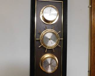 VINTAGE BAROMETER