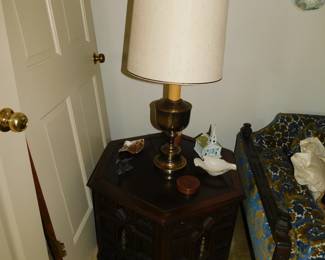 Vintage Hexagon End Table With Vintage Lamp