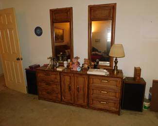 VINTAGE ARMSTRONG FIRST FAMILY TRIPLE DRESSER & DOUBLE MIRRORS
