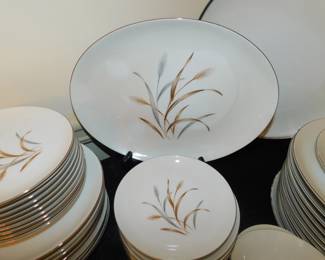 LOVELY FINE CHINA "NINON"
