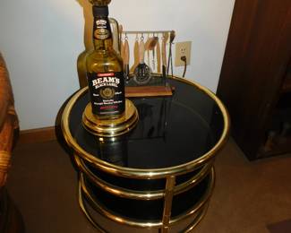 VINTAGE JIM BEAM BOTTLE LAMP AND VINTAGE MILO BAUGHMAN STYLE 3 TIER SWIVEL BRASS & GLASS COFFEE/END TABLE