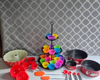 Baking Sweet Stuff Cupcake Holder Silicone Cups Bundt Pan Springfoam Cake Pan Set More