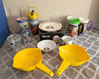 Vintage Kids Dinnerware Glass Tupperware Cups