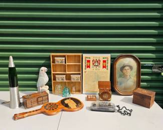 Vintage Collectibles Elvis Clock Convex Glass Frame Glass Insulators Etc