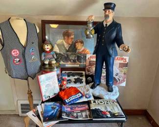 All Aboard LIONEL Train Enthusiasts 