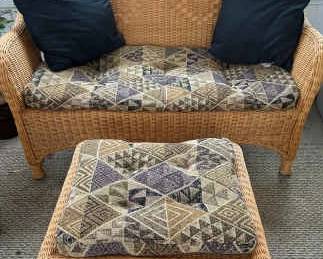002 PIER 1 Wicker Settee