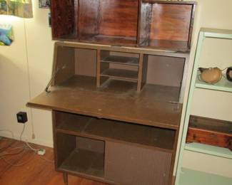 desk and more 
