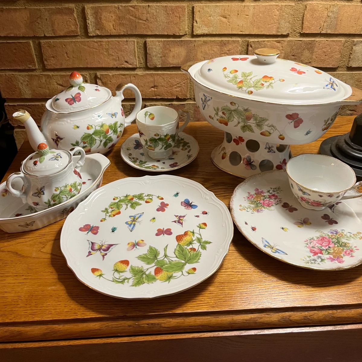 Ardalt Lenwile "Strawberries & Butterflies"