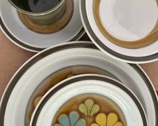 Ascon's "Madi Gras" service for 8 brand new