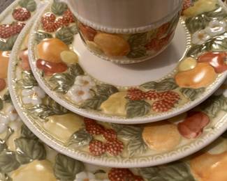 Metlox "Della Robbia"