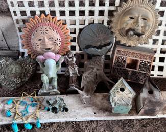 Garden Orn/Bird Houses/Driftwood Art