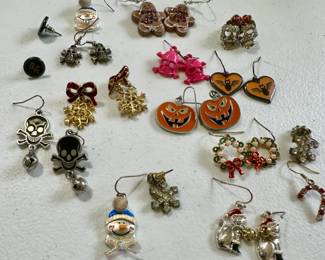 Lot Jewelry; Skeletons, holiday