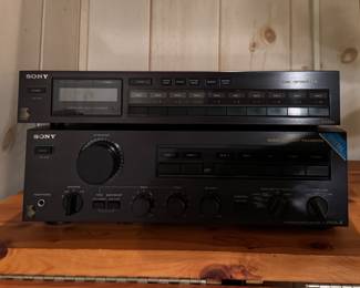 Sony Wave Optimizer S222 & Sony F444 Amp. Photo 1 of 2. 