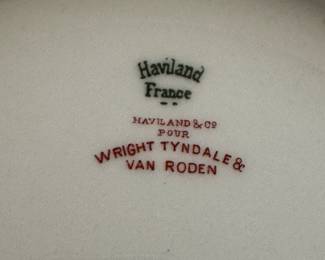 Wright Tyndale Van Roden for Haviland Limoges China: Set of 9 Dinner Plate, 4 Salad Plates, 6 Soup Bowls, 7 Fruit Bowls, 4 Bread & Butters, 8 Saucers
& 8 Tea Cups. Photo 2 of 2. 