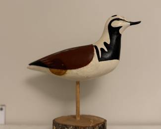 Handcarved Ruddy Turnstone Shorebird Decoy. Measures 9" x 9". 