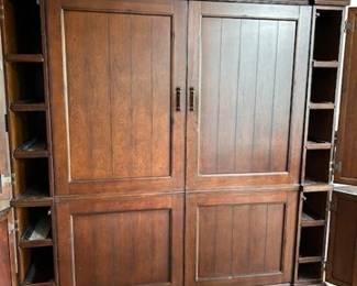 Pantry/storage unit side storage