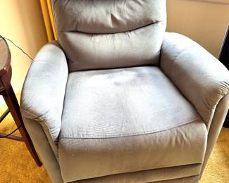 Electric Recliner Chair with Heat & Massage – Automatic Power Lift Recliner