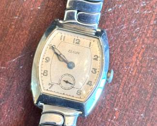 Vintage Elgin Tonneau Wristwatch – Art Deco Design, Sub-Seconds Dial, Expansion Band