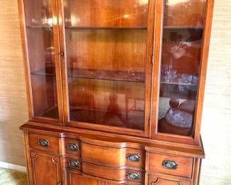 Mid-Century Traditional China Hutch – Glass Display Cabinet with Storage
