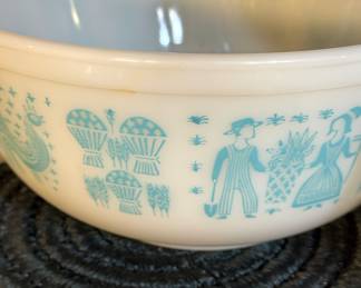 Vintage Pyrex Butterprint Mixing Bowl – Amish Farmer & Wife Turquoise on White – 1950s USA