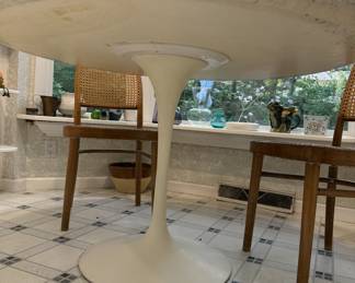 Knoll MCM Tulip Dining Table w/Label
