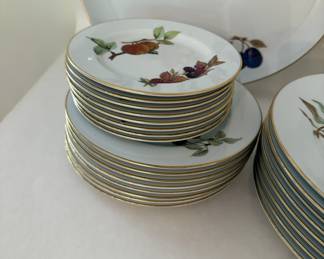 Royal Worcester "Evesham" China Set