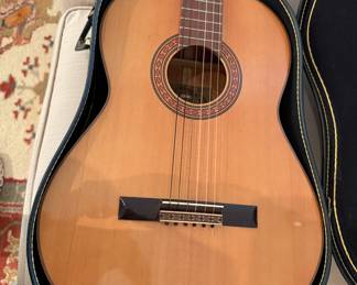 Yamaha Acoustic Guitar w/Case