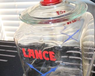 Lance jar, Tom's lid (lid has a chip)
