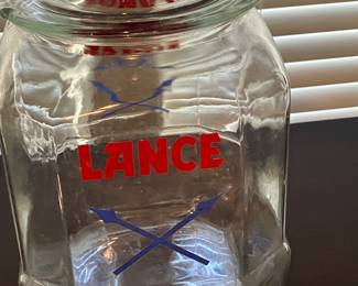 Lane jar, Tom's lid (lid has a chip on rim)
