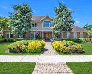 HEWLETT ESTATE HOME