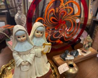 Vintage musical singing nuns music box plays Dominique, orange and glass swirl large bowl, decorative pieces, brass